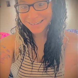 Meet your Posher, Chrisha